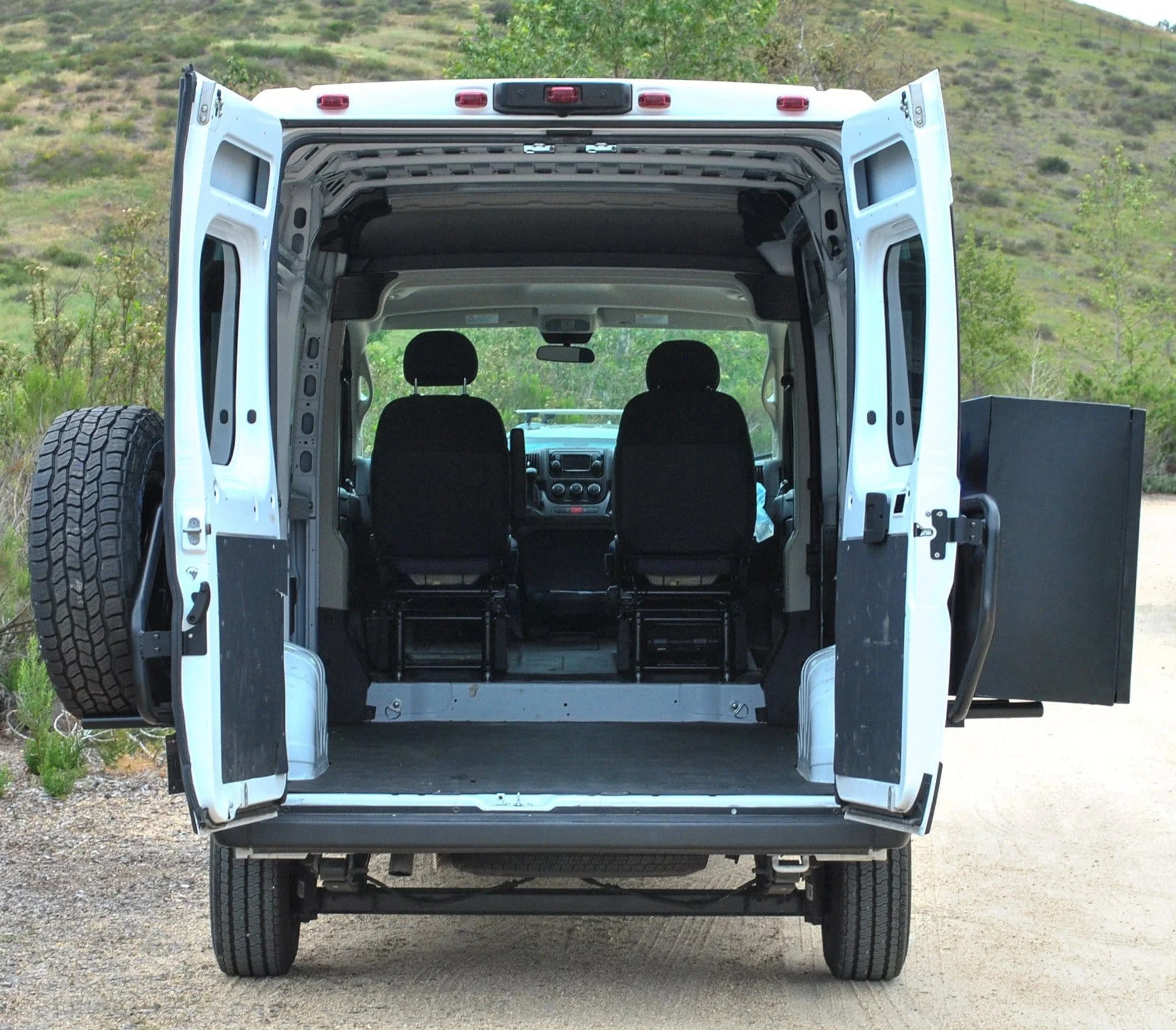 Aluminess Ram ProMaster Driver Side Tire/Box Carrier - Image 4