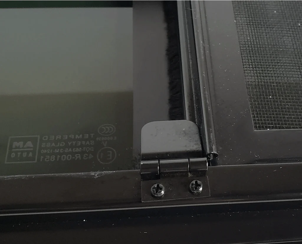 AM Auto Mercedes Sprinter (2007+) Rear Screened Half-Slider Window Sliding Door On Driver Side 144″WB (MS06-LS2M-HSS P) - Image 3