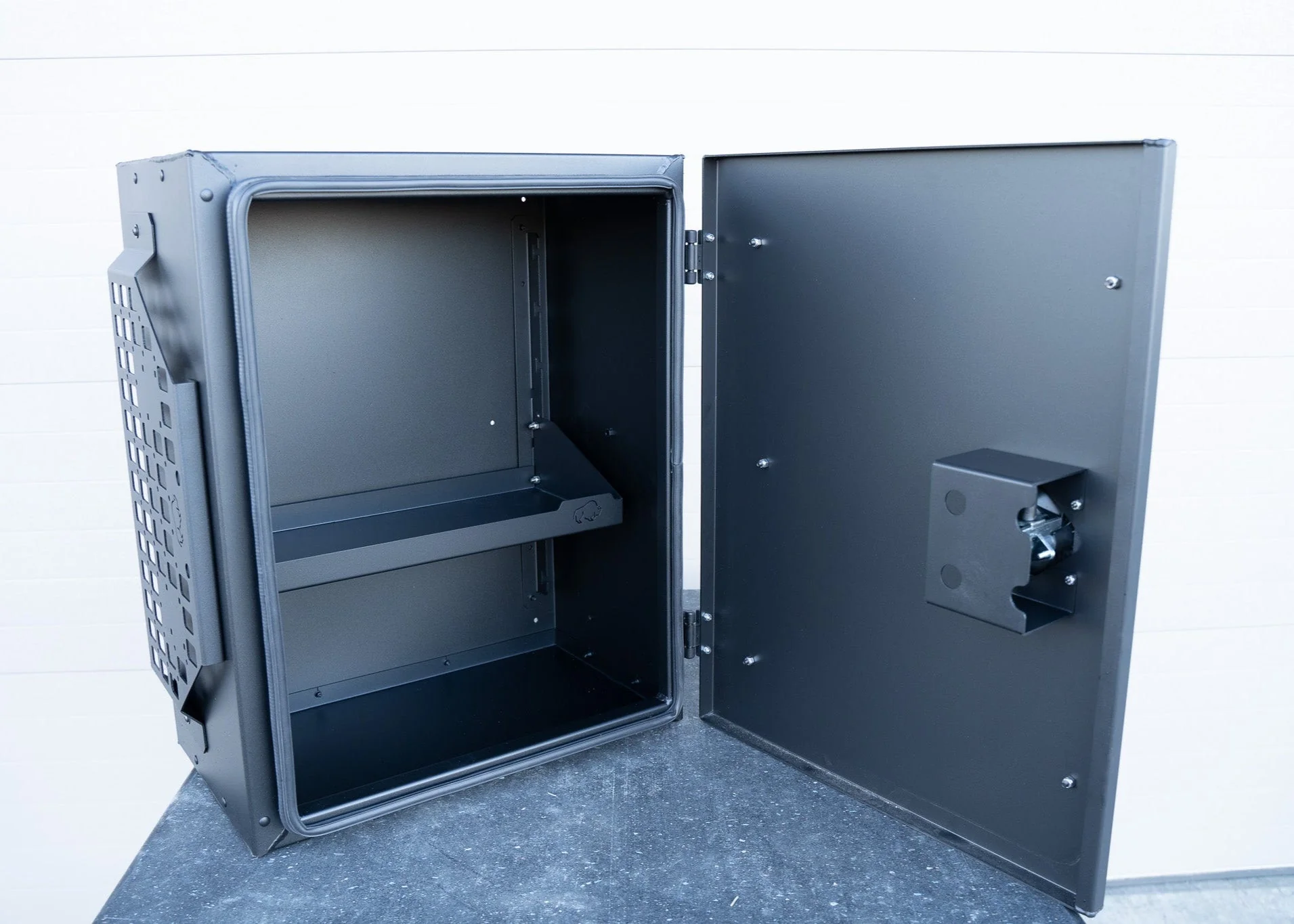 ROAMBUILT Universal Aluminum Storage Box - Image 2