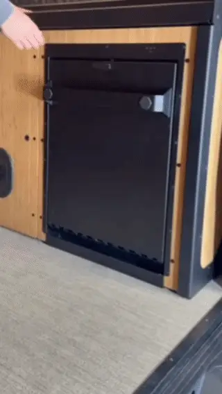 Tetravan Folding Shower 2.1 with Magnetic Curtain - Image 14