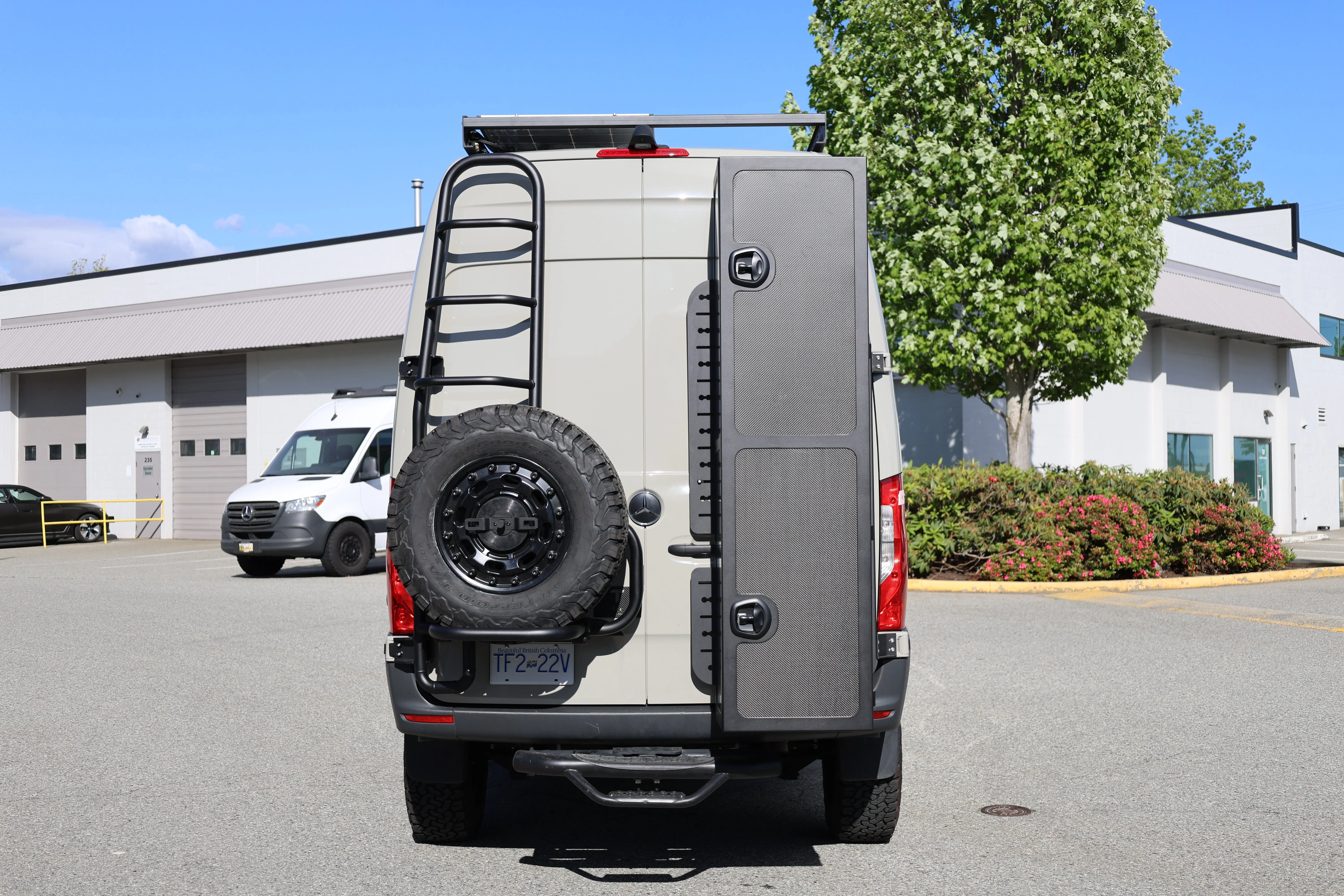 Tec Vanlife Trenta Ski / Multisport Storage Box - Carbon Fiber - Image 4