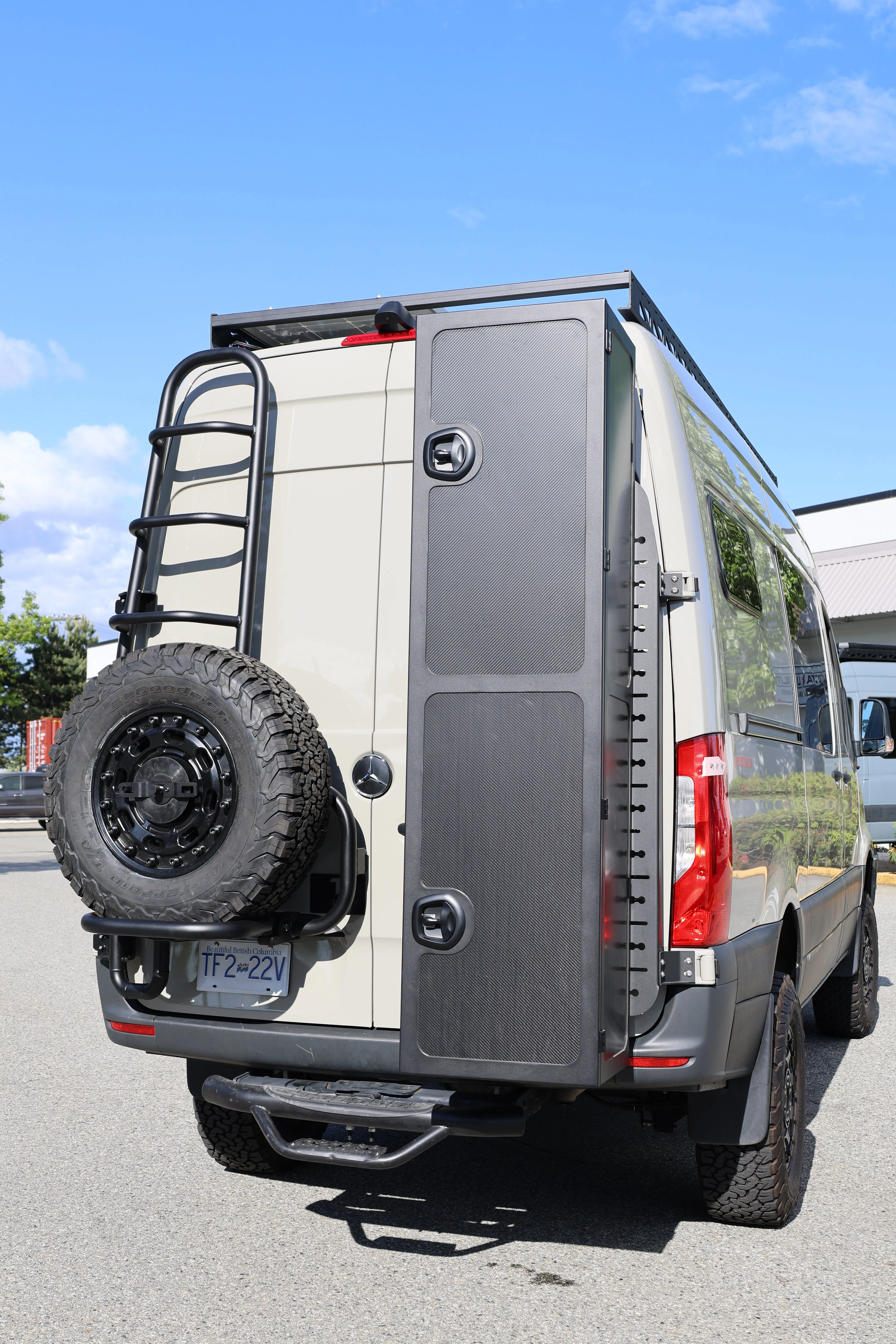 Tec Vanlife Trenta Ski / Multisport Storage Box - Carbon Fiber - Image 6